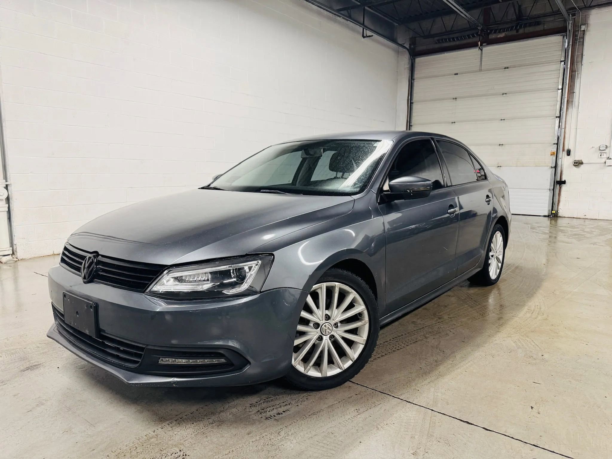 Used 2012 Volkswagen Jetta SEL FWD image 1