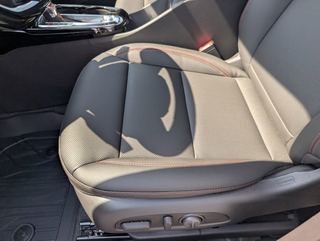 New 2026 Chevrolet Trax RS w/ Sunroof Package FWD image 23