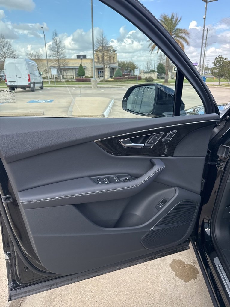 Used 2025 Audi Q7 3.0T Prestige w/ Prestige Package image 7