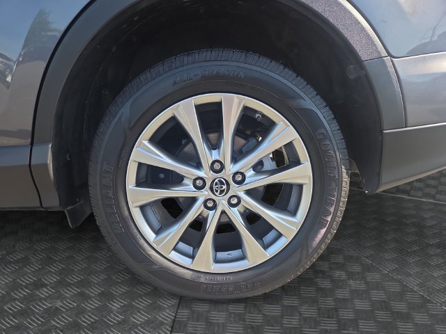 Used 2018 Toyota RAV4 Limited w/ Carpet Mat Package FWD image 36