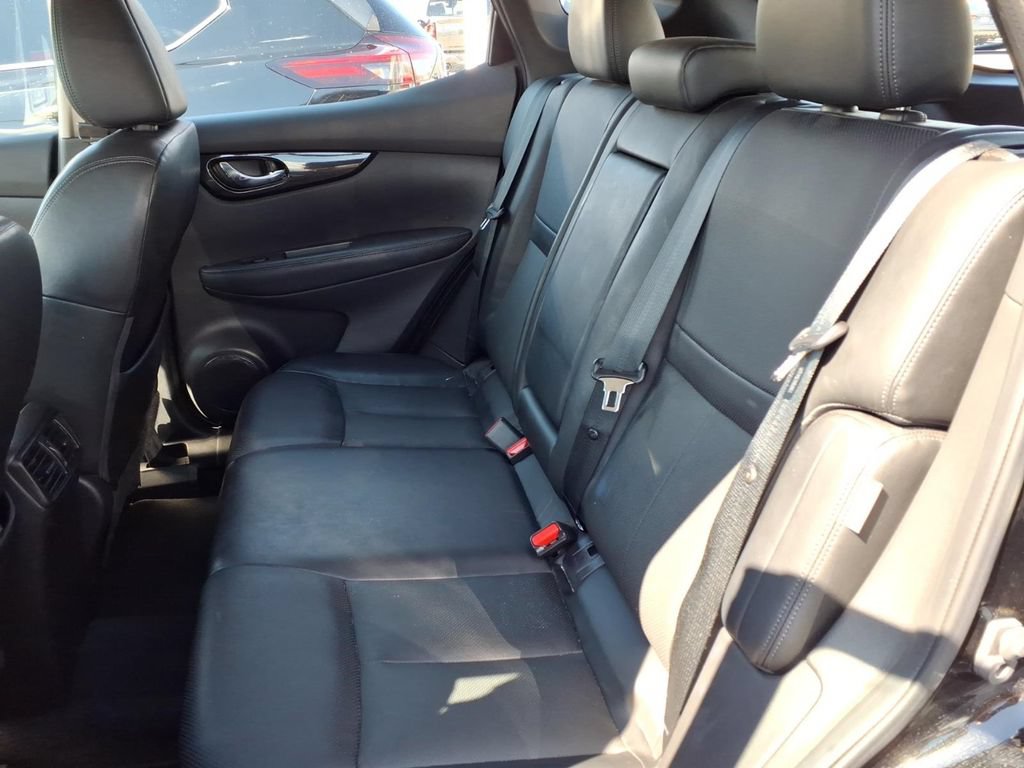 Used 2022 Nissan Rogue Sport SL AWD/4WD image 16