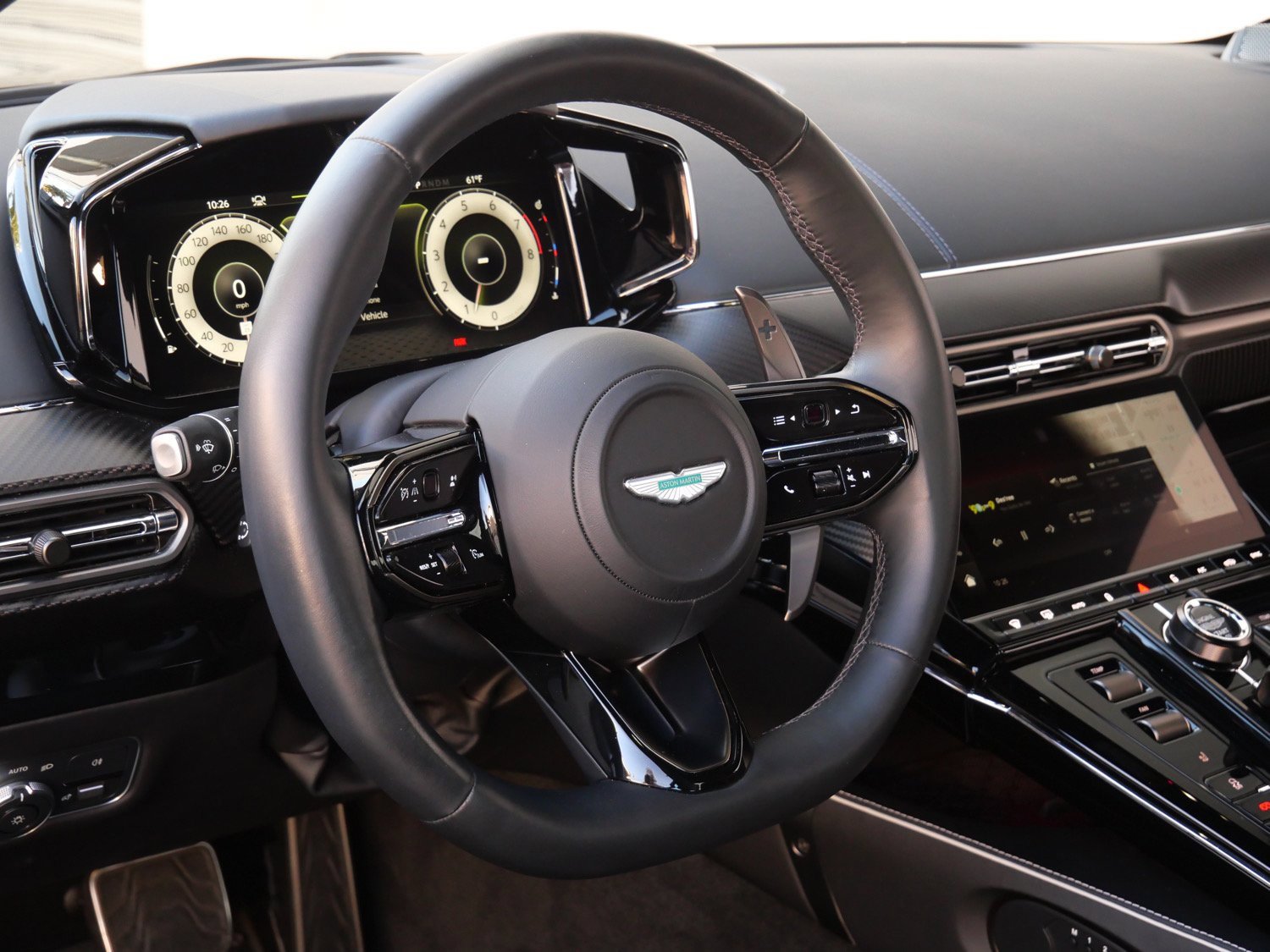 Used 2025 Aston Martin V8 Vantage Coupe image 11