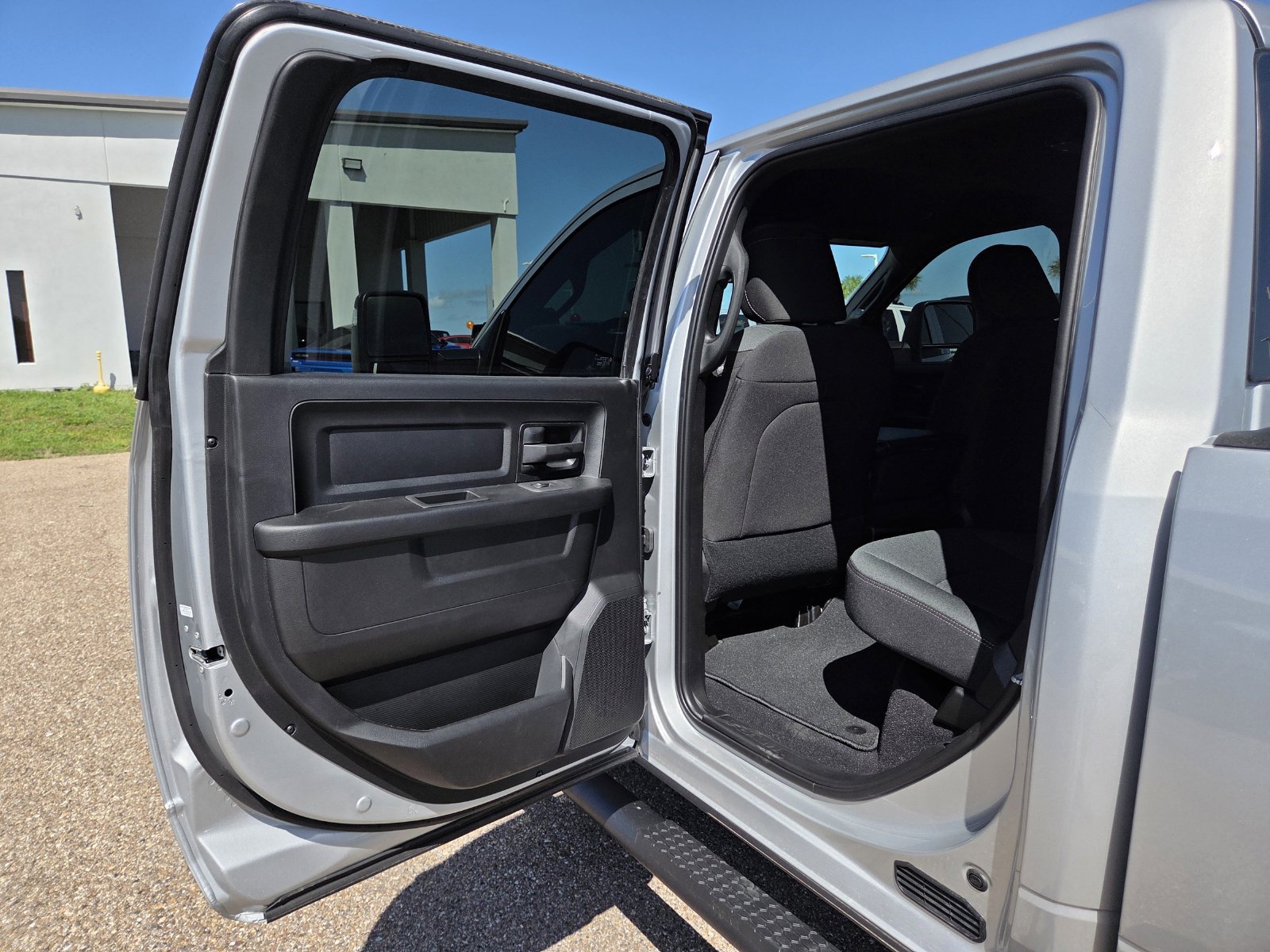 New 2026 RAM 3500 Tradesman AWD/4WD image 15