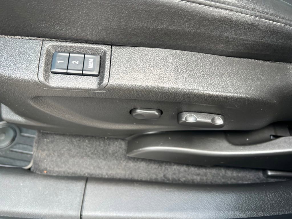 Used 2019 Buick Encore Essence FWD image 50