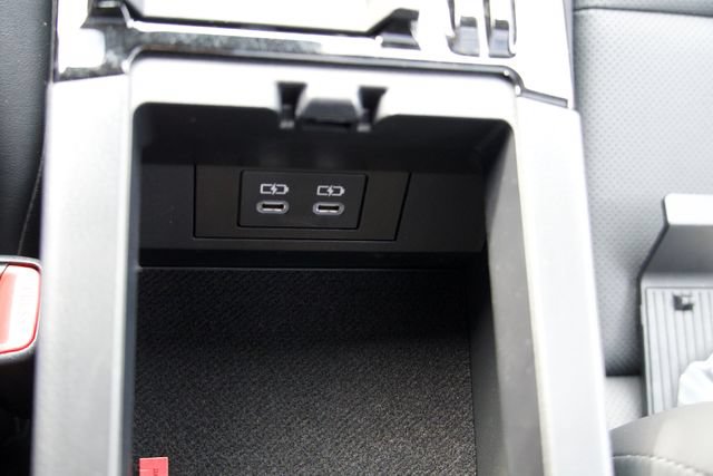 Used 2026 Toyota Prius Plug-In Hybrid FWD image 40