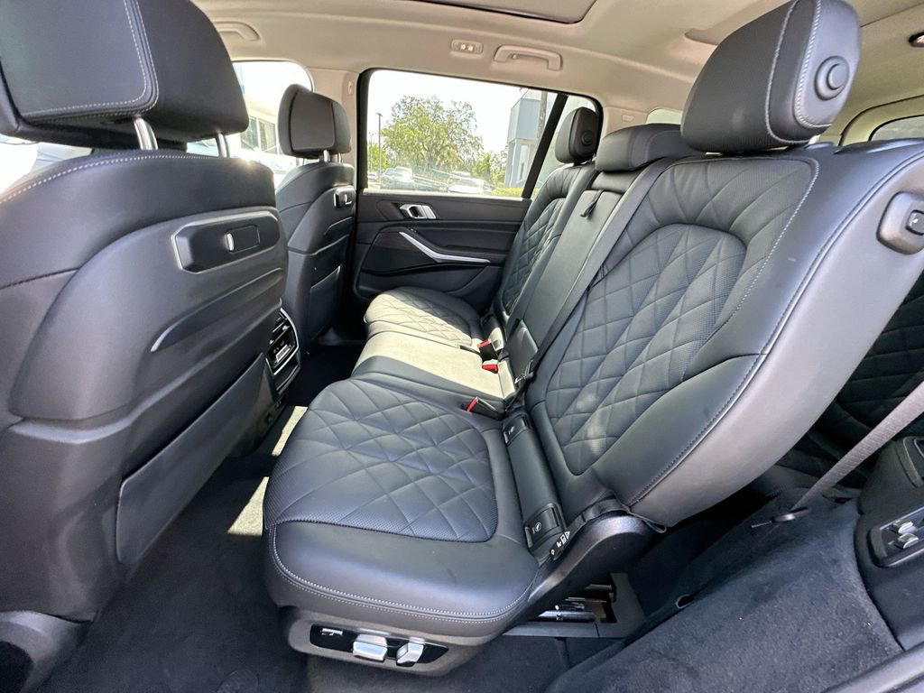 Used 2024 BMW X7 xDrive40i AWD/4WD image 23