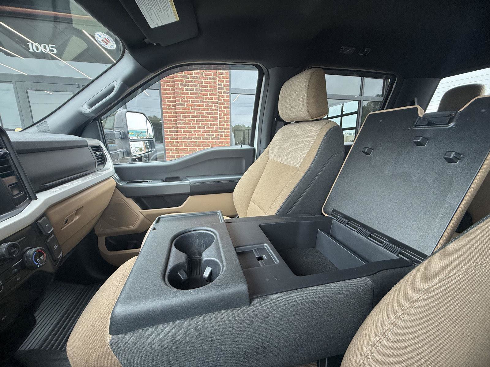Used 2025 Ford F450 XLT AWD/4WD image 8