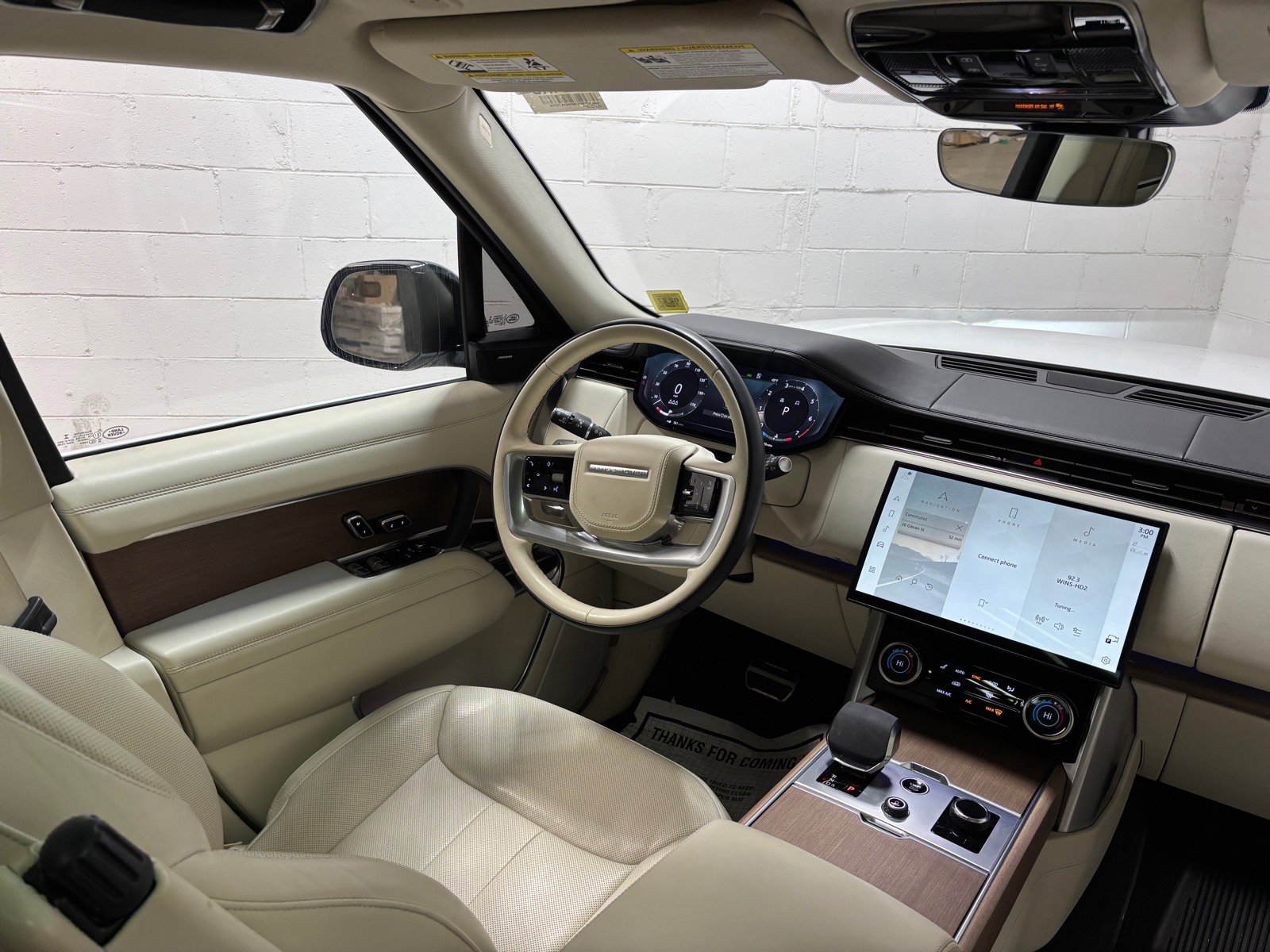 Used 2023 Land Rover Range Rover SE image 34