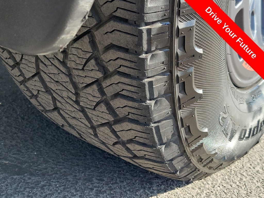 Used 2025 Nissan Frontier Pro-X RWD image 31