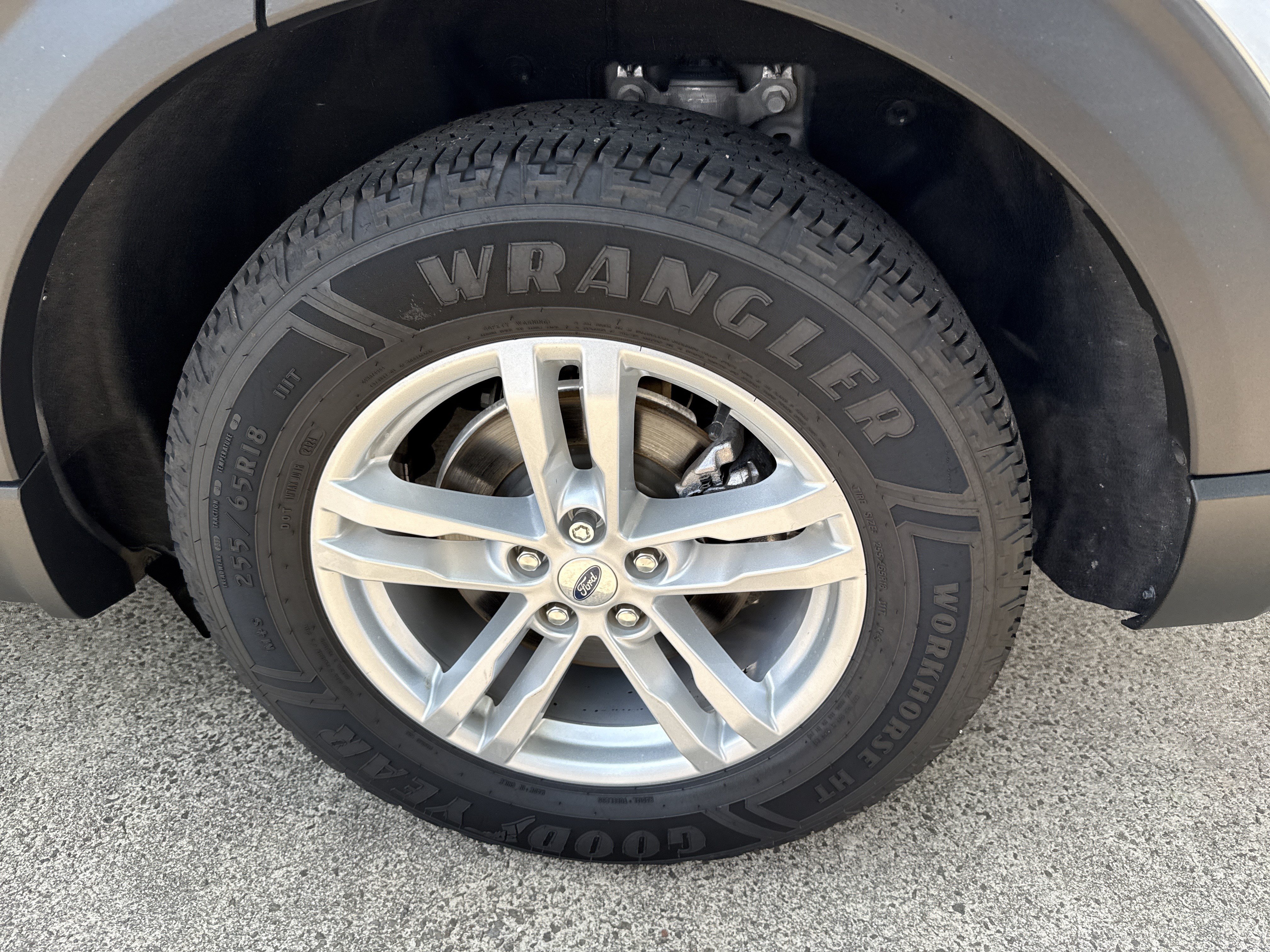 Used 2023 Ford Explorer XLT RWD image 21