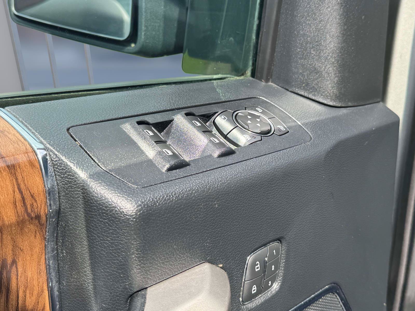 Used 2019 Ford F150 Lariat AWD/4WD image 17