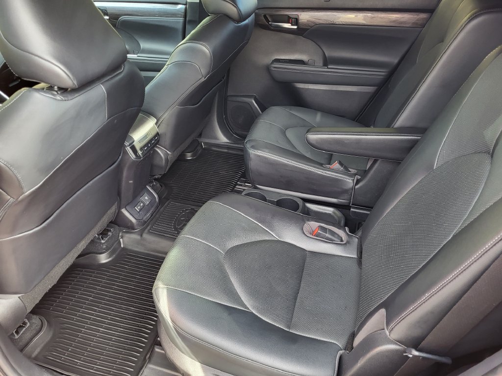 Used 2022 Toyota Highlander Limited AWD/4WD image 21
