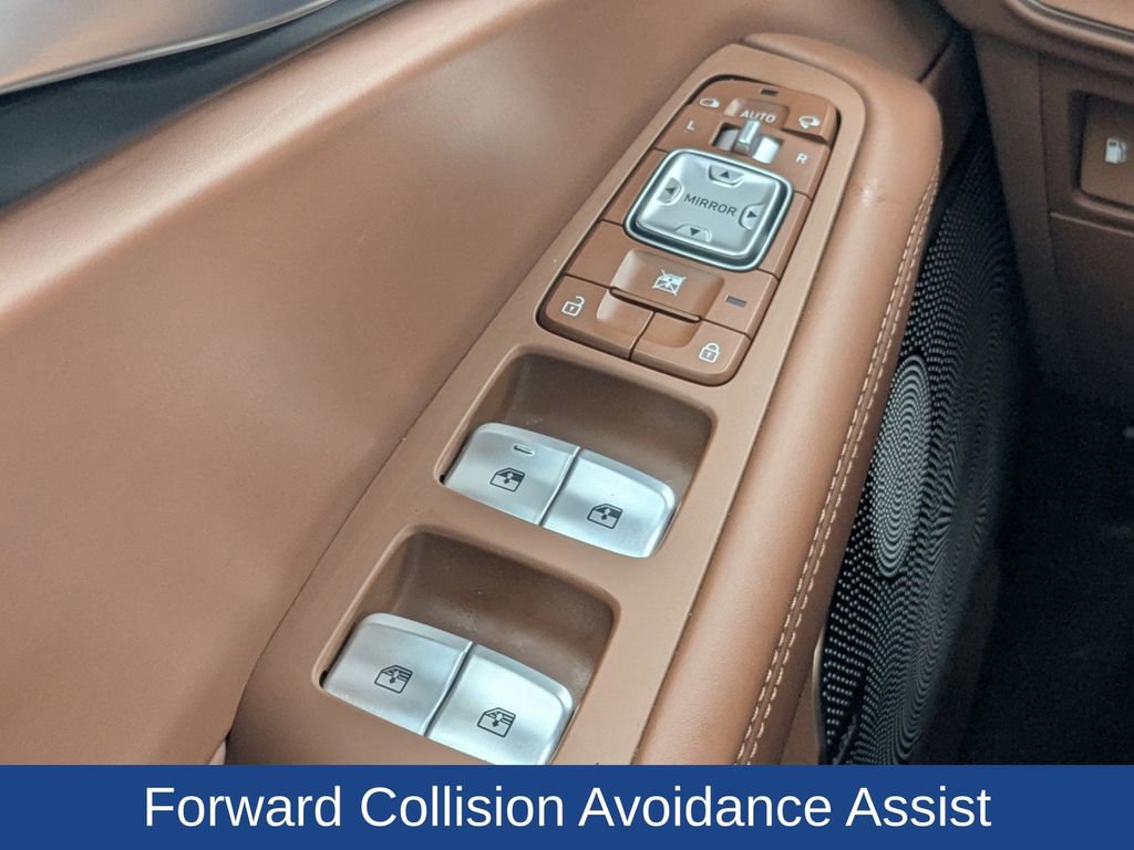 Used 2021 Genesis G90 3.3T Premium image 23