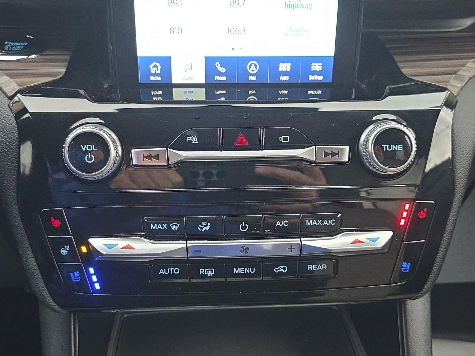 Used 2022 Ford Explorer Limited w/ Limited Technology Package AWD/4WD image 42
