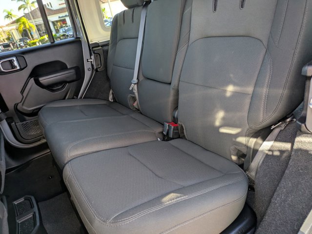 Used 2023 Jeep Wrangler Unlimited w/ Sun & Screen Package image 17