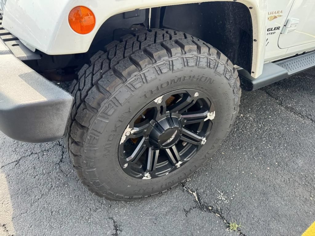 Used 2015 Jeep Wrangler Unlimited Sahara AWD/4WD image 6