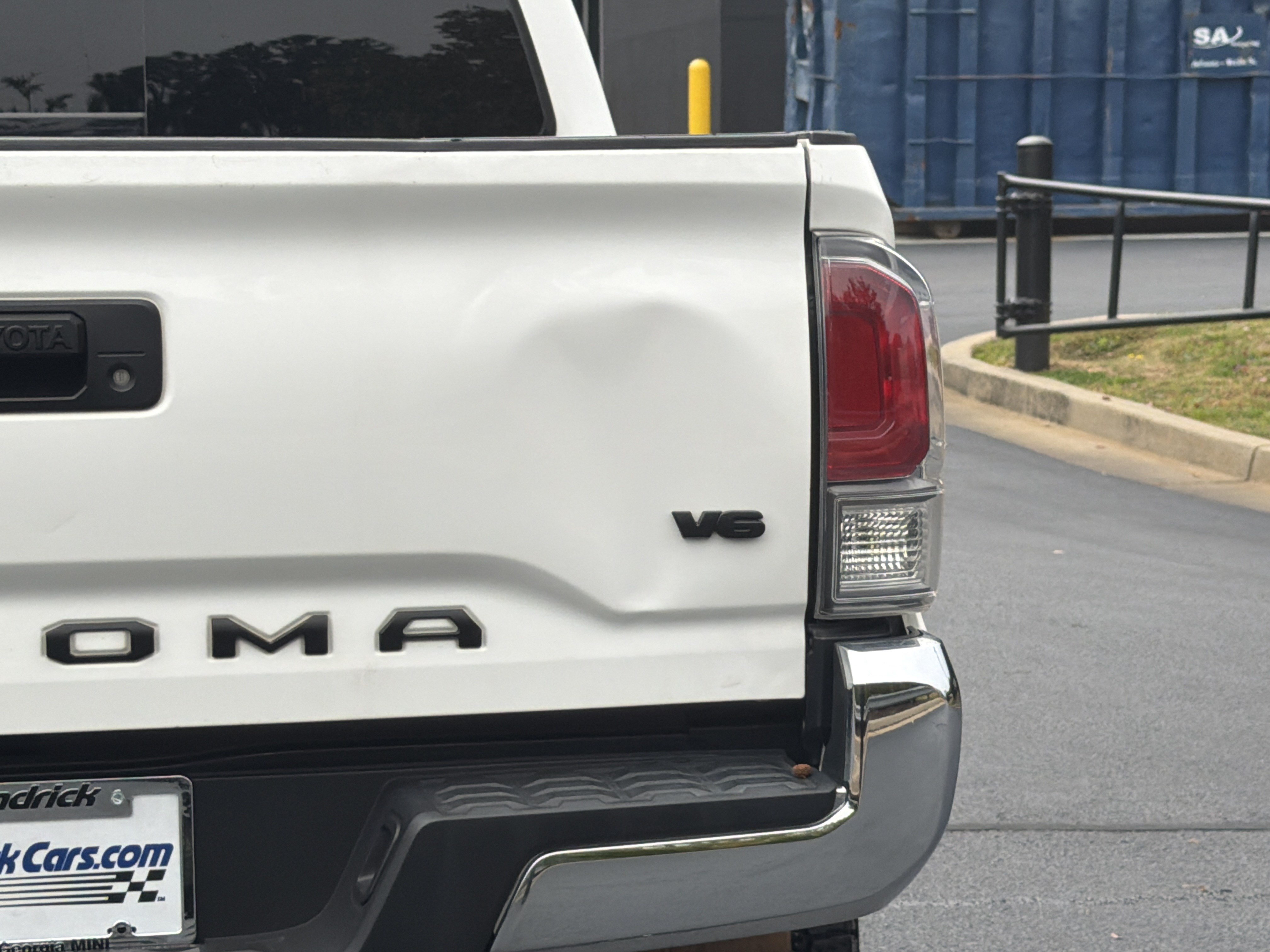 Used 2020 Toyota Tacoma TRD Off-Road AWD/4WD image 22