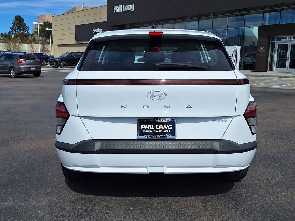 Certified 2024 Hyundai Kona SE image 4