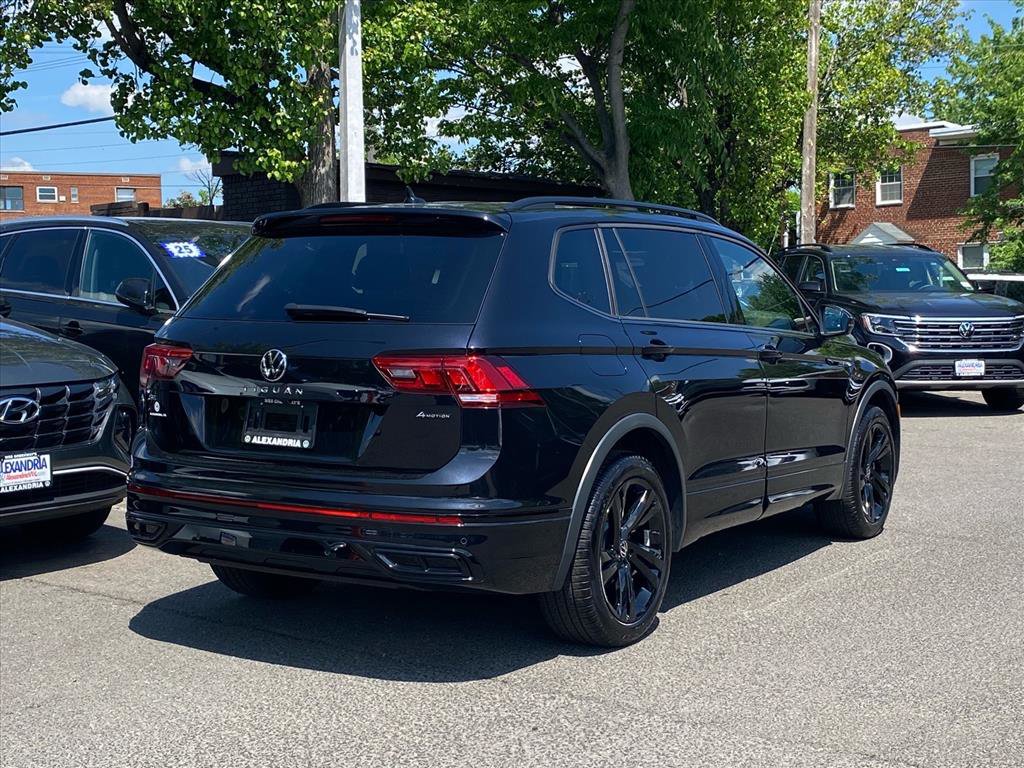 Certified 2023 Volkswagen Tiguan SE R-Line AWD/4WD image 3