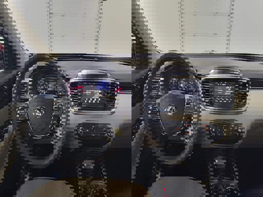 Used 2019 Kia Sorento LX image 13