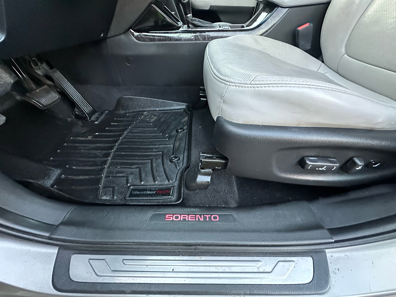 Used 2014 Kia Sorento SX w/ 3rd Row Package image 22