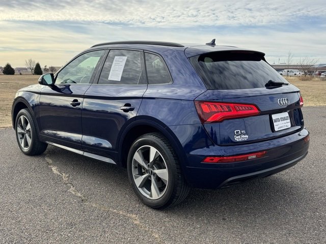 Used 2020 Audi Q5 2.0T Premium w/ Titanium Sport Package image 4