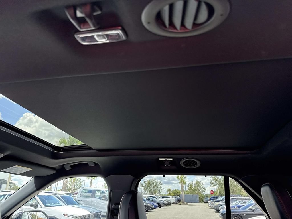 Used 2025 Ford Explorer ST AWD/4WD image 16