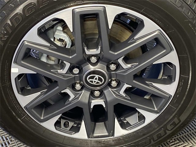 Used 2025 Toyota Tundra Limited image 29