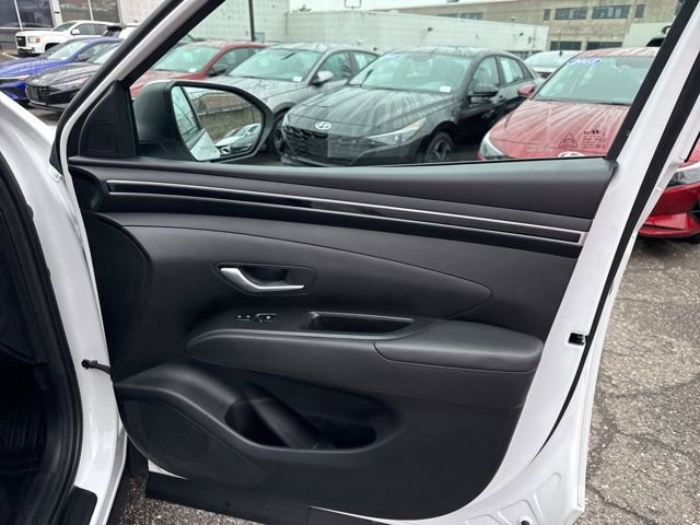 Used 2022 Hyundai Tucson SE image 28