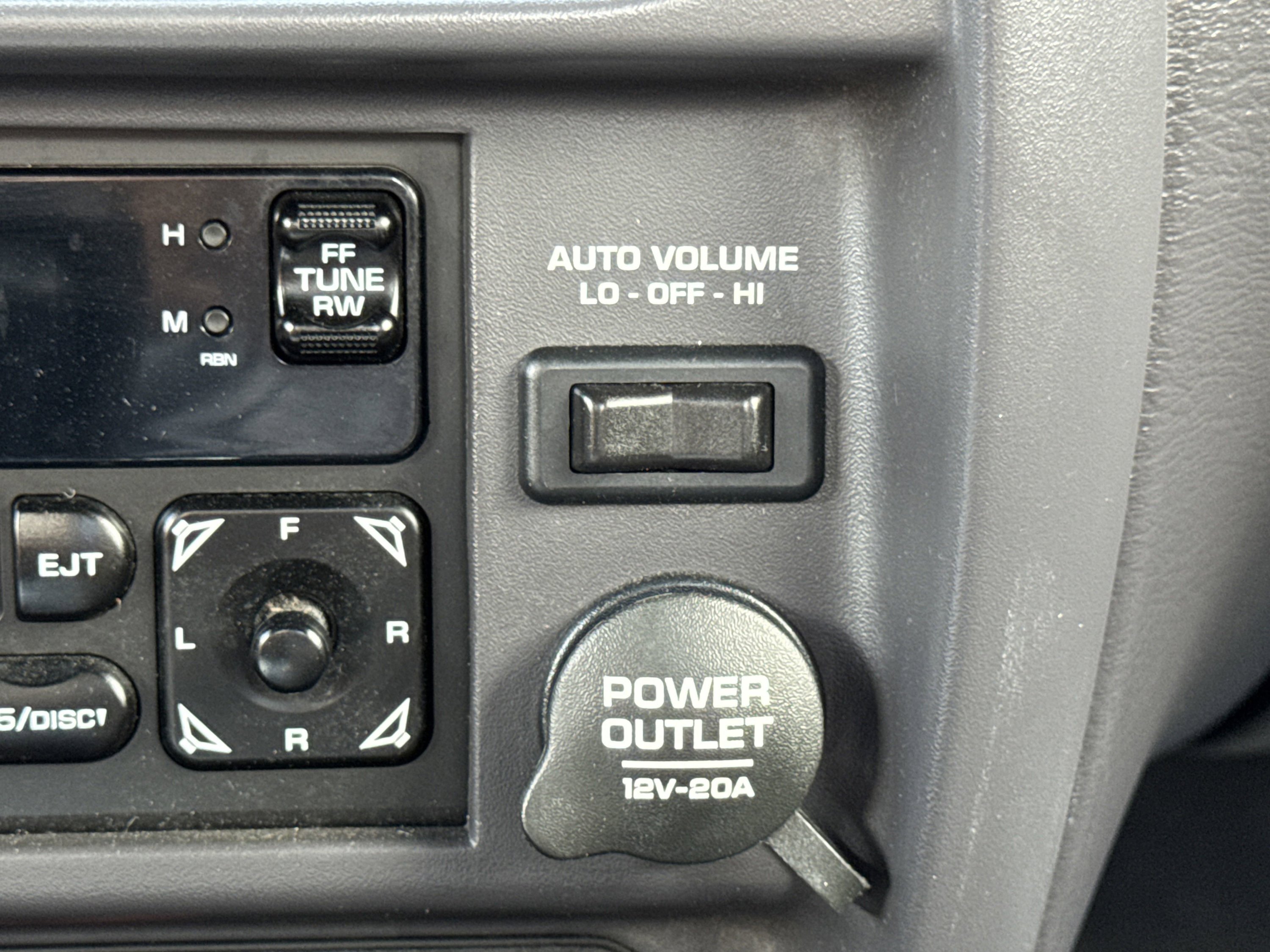 Used 2002 Chrysler Prowler image 71