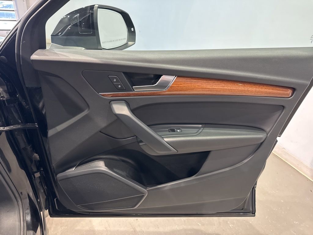 Used 2023 Audi Q5 2.0T Premium w/ Convenience Package image 43