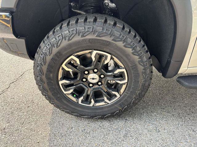 New 2026 Chevrolet Silverado 1500 ZR2 image 3