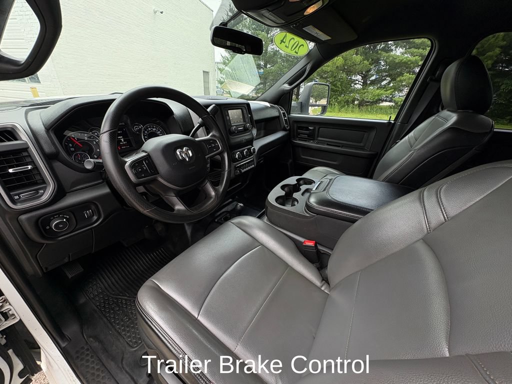 Used 2024 RAM 3500 Tradesman w/ Chrome Appearance Group AWD/4WD image 14