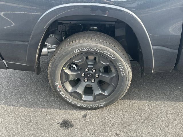 New 2026 RAM 1500 4x4 Crew Cab image 17