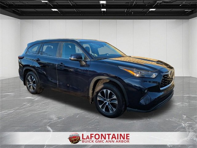 Used 2024 Toyota Highlander XLE image 7