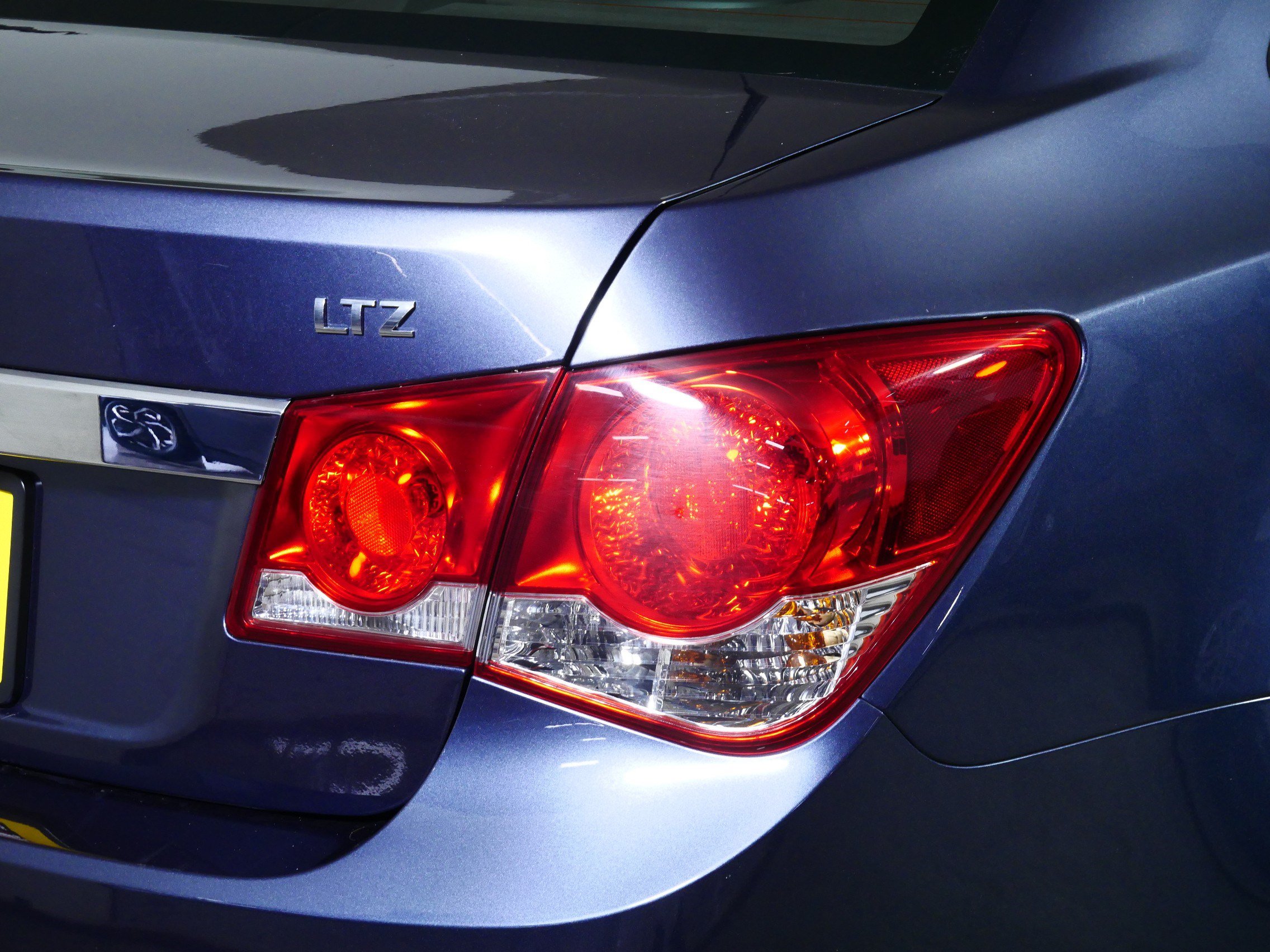 Used 2013 Chevrolet Cruze LTZ FWD image 17