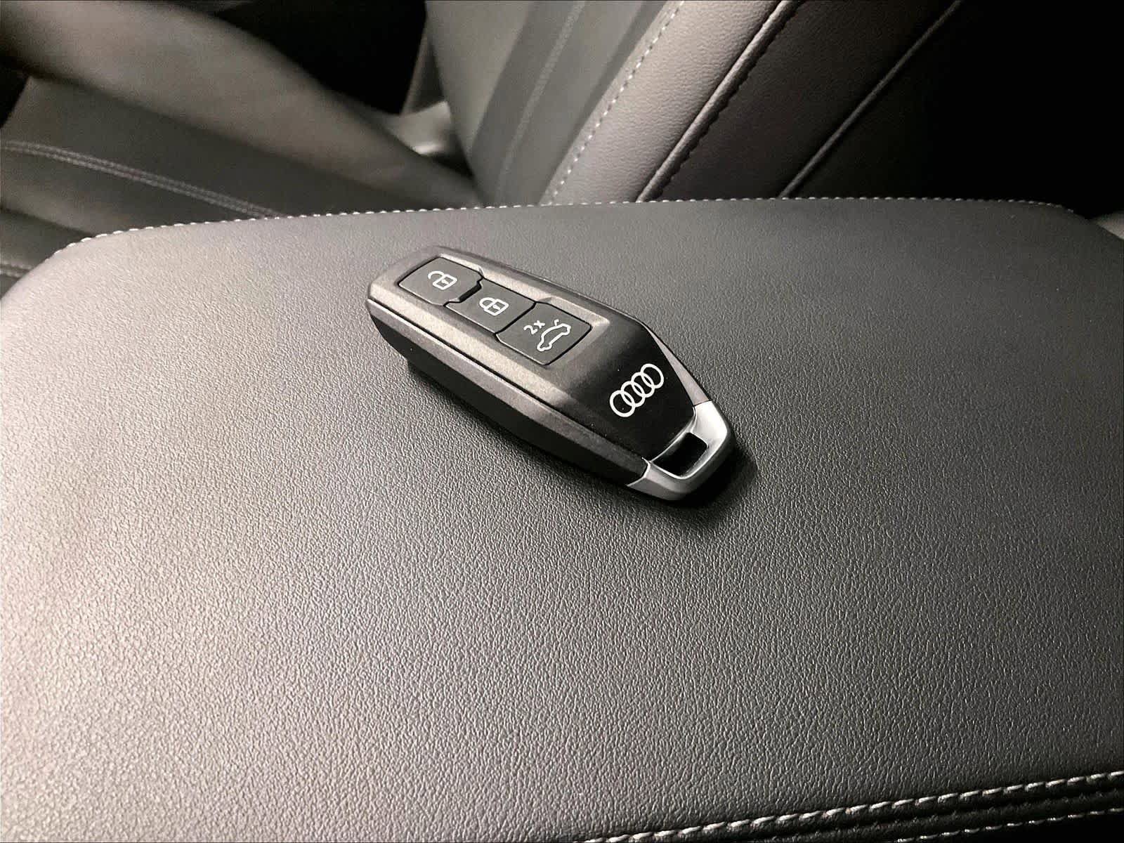 Certified 2025 Audi Q5 Premium w/ Convenience Package AWD/4WD image 12