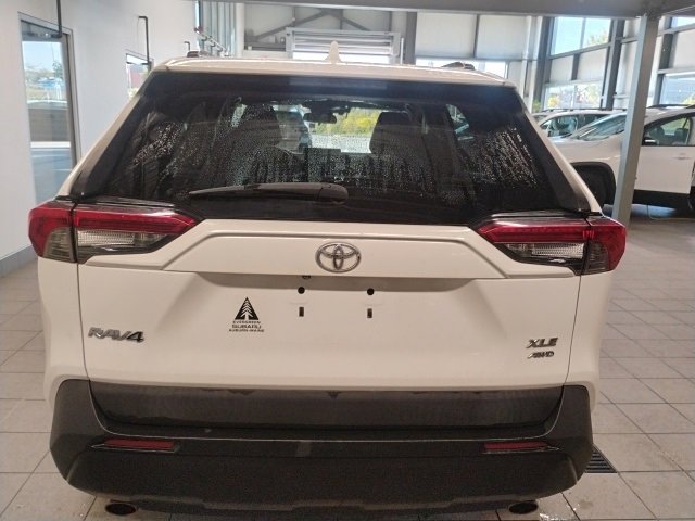 Used 2019 Toyota RAV4 XLE image 6