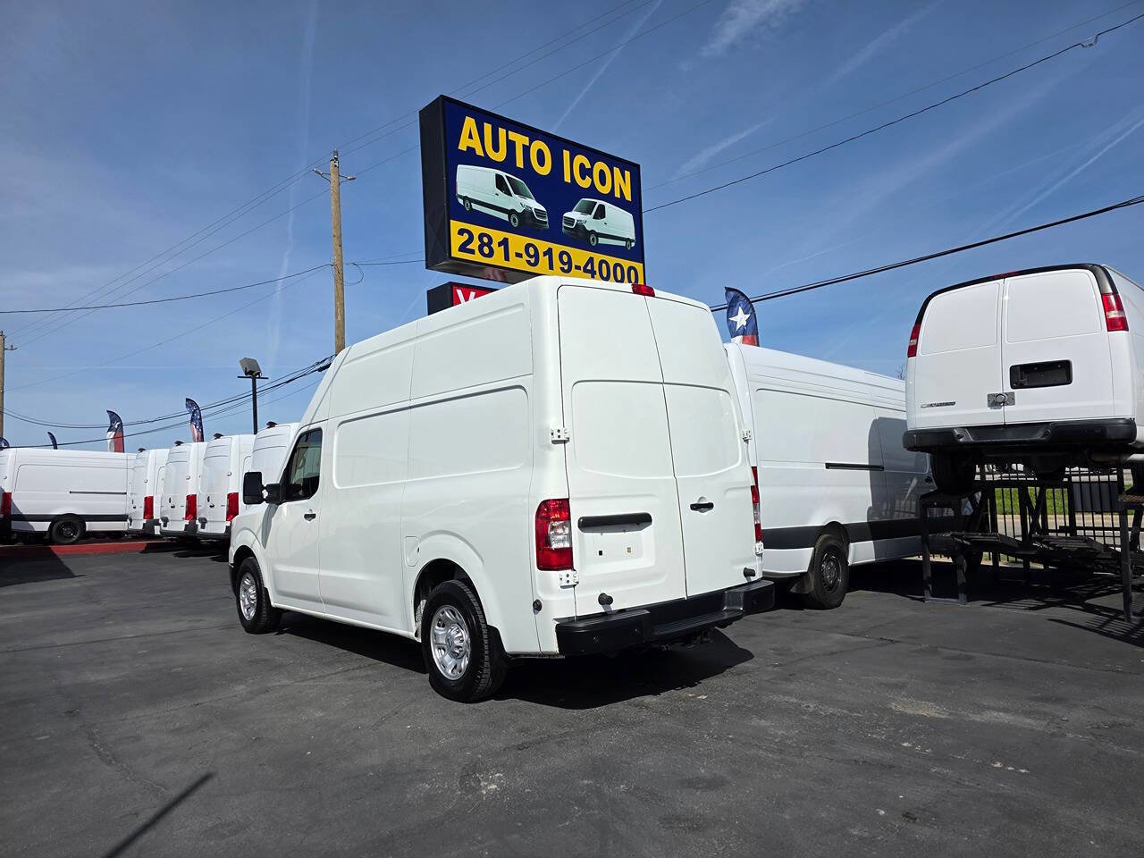 Used 2021 Nissan NV 2500 SV RWD image 2