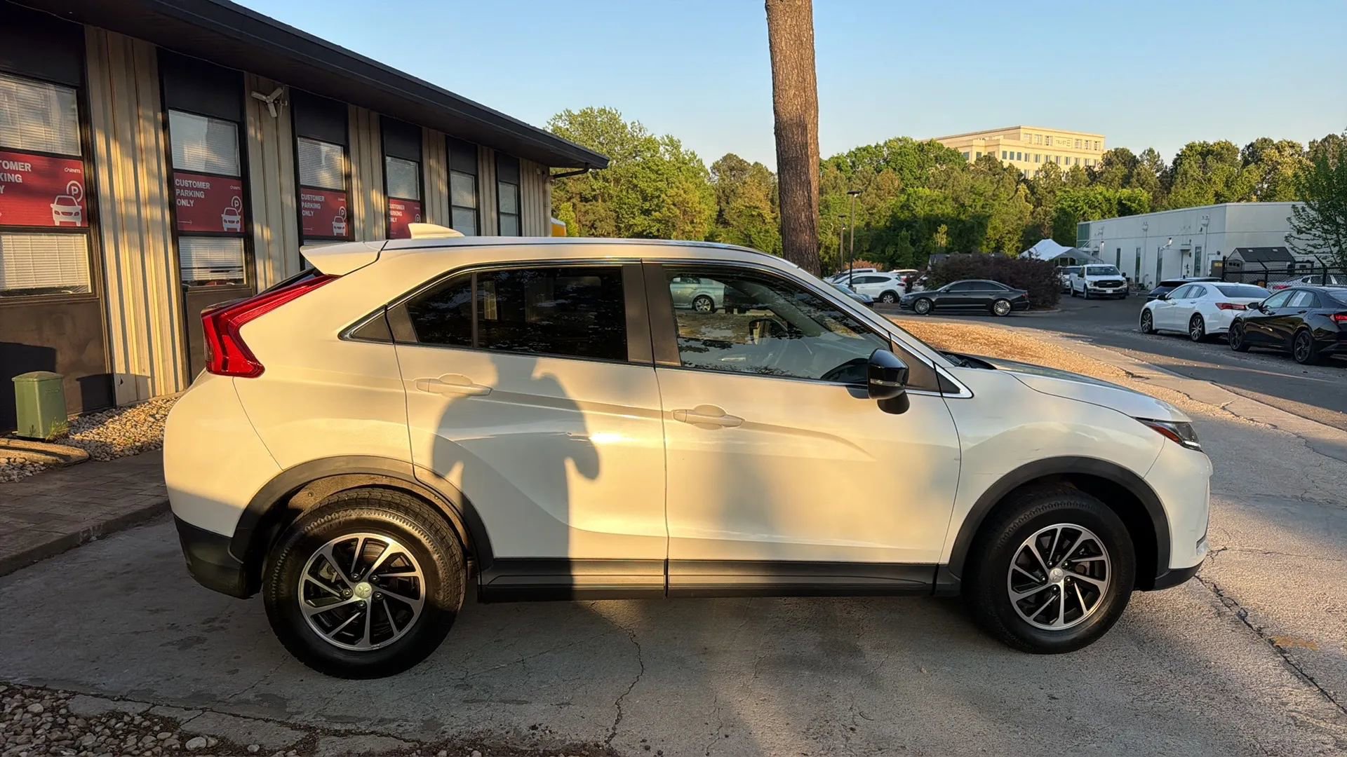 Used 2020 Mitsubishi Eclipse Cross ES image 8