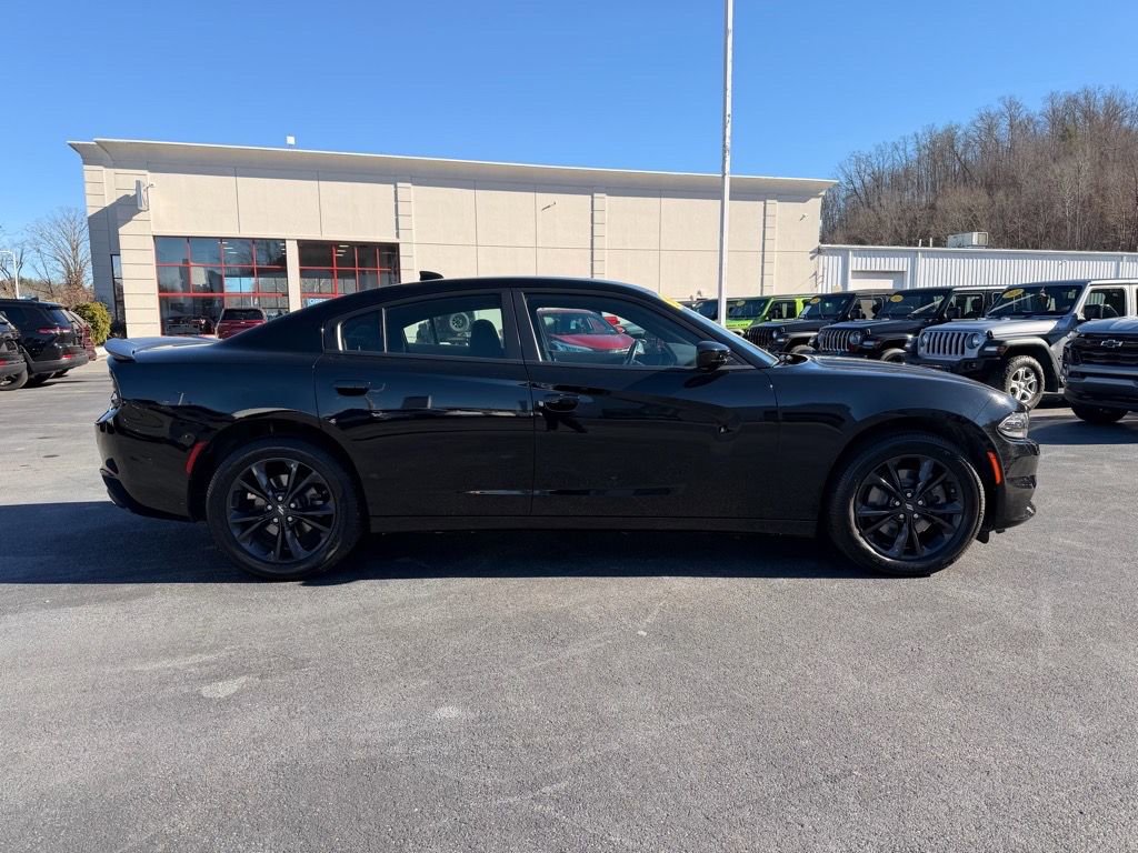 Used 2023 Dodge Charger SXT w/ Blacktop Package image 3