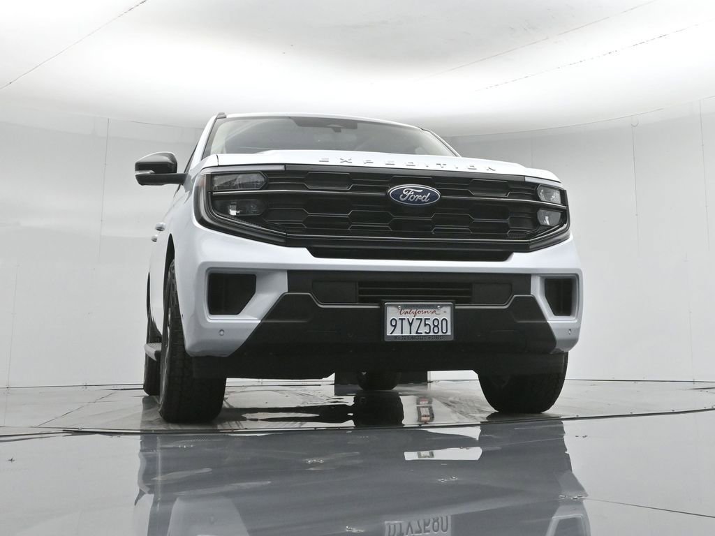 Used 2025 Ford Expedition Active image 54