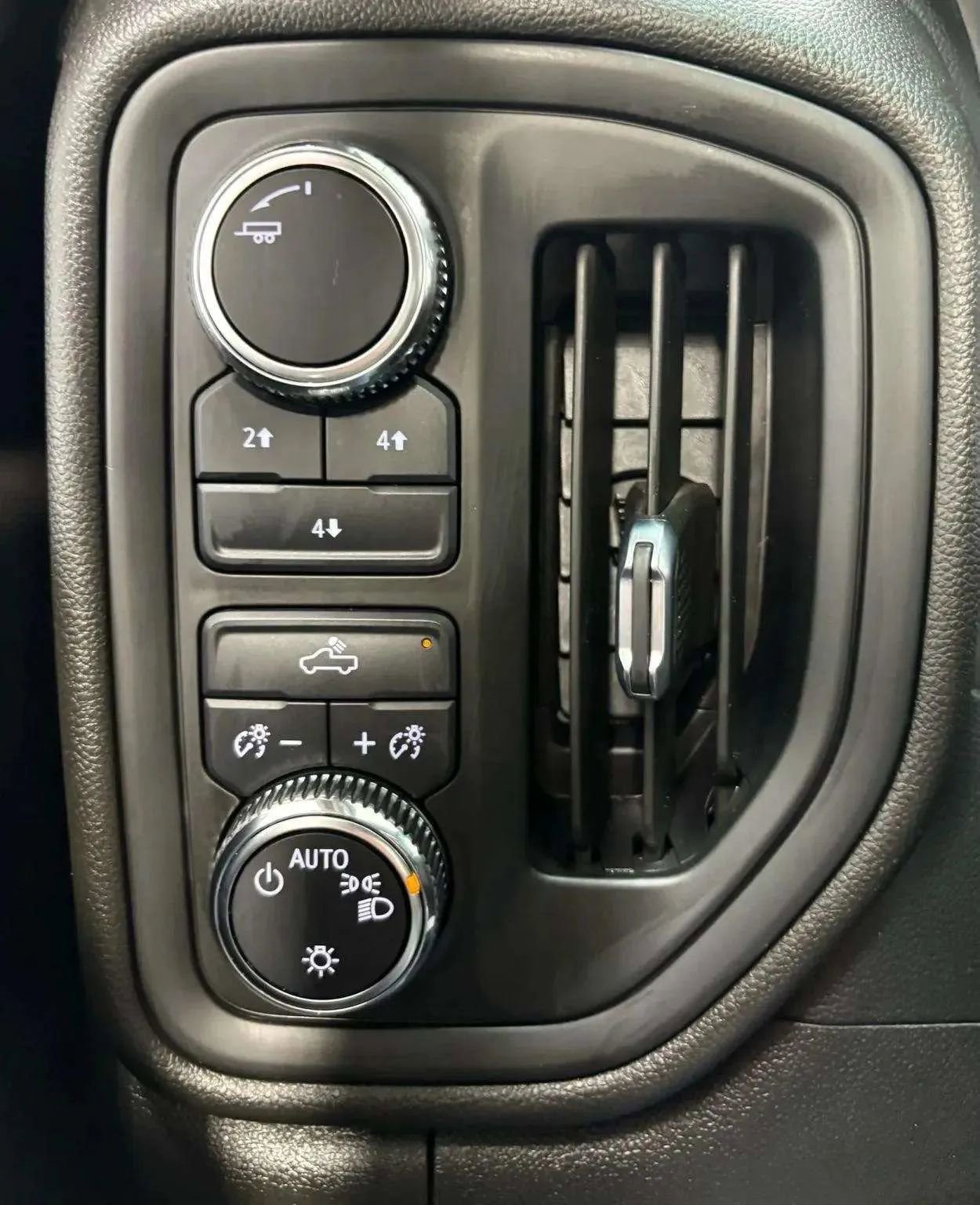 Used 2024 GMC Sierra 2500 Pro w/ Convenience Package image 27