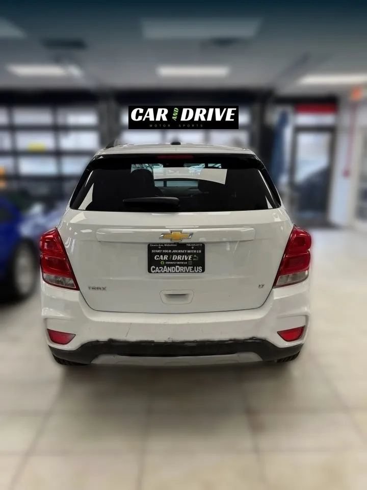 Used 2019 Chevrolet Trax LT w/ LT Convenience Package FWD image 5