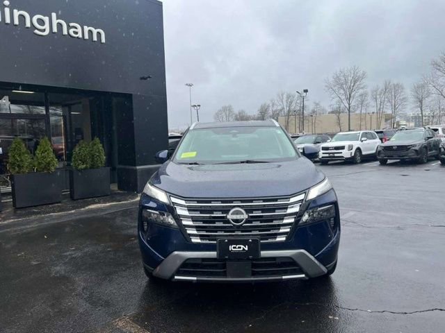 Used 2025 Nissan Rogue SL image 2