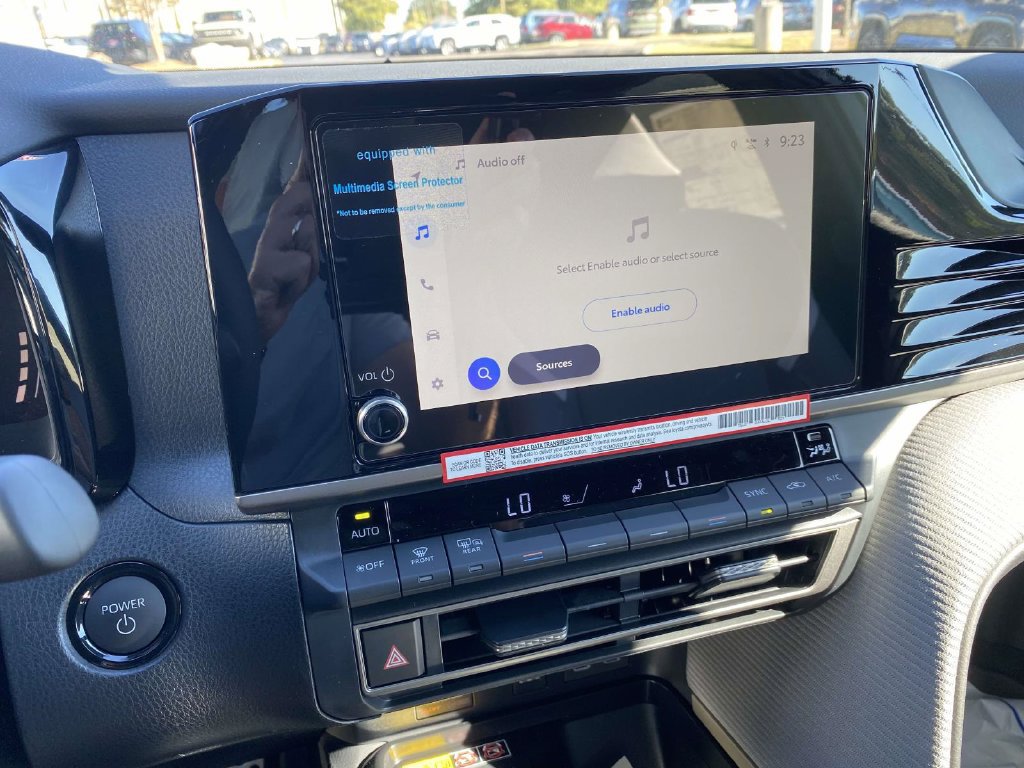 New 2026 Toyota Camry Hybrid FWD image 18