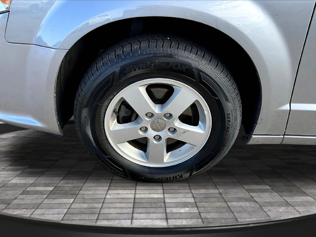 Used 2013 Dodge Grand Caravan Crew FWD image 37