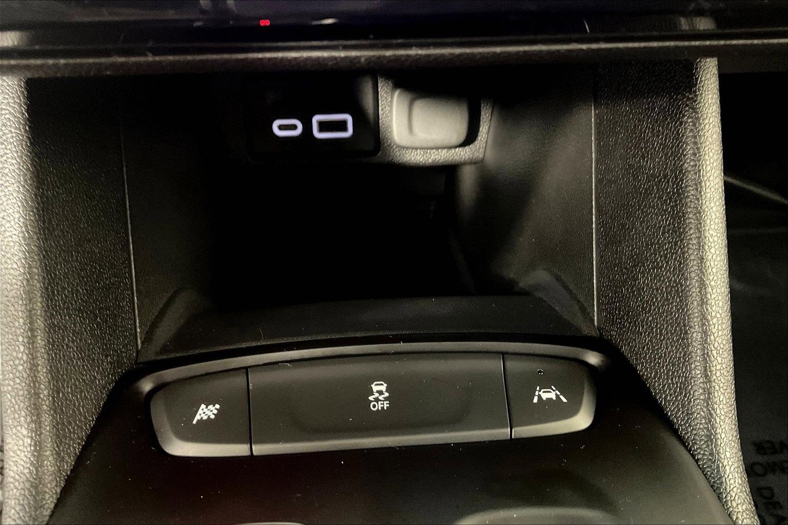 Used 2022 Chevrolet Bolt LT FWD image 15