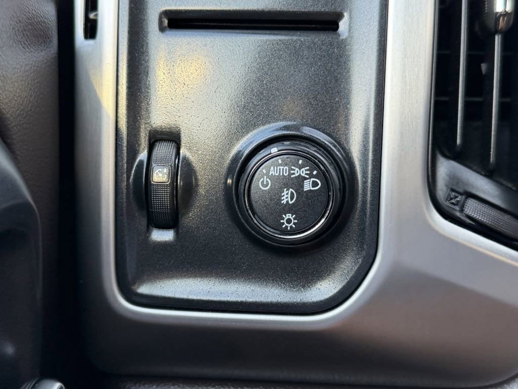 Used 2015 GMC Sierra 1500 SLE w/ SLE Value Package RWD image 28