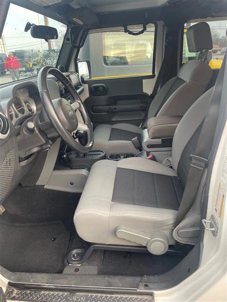 Used 2010 Jeep Wrangler Unlimited Sahara w/ Dual Top Group image 8